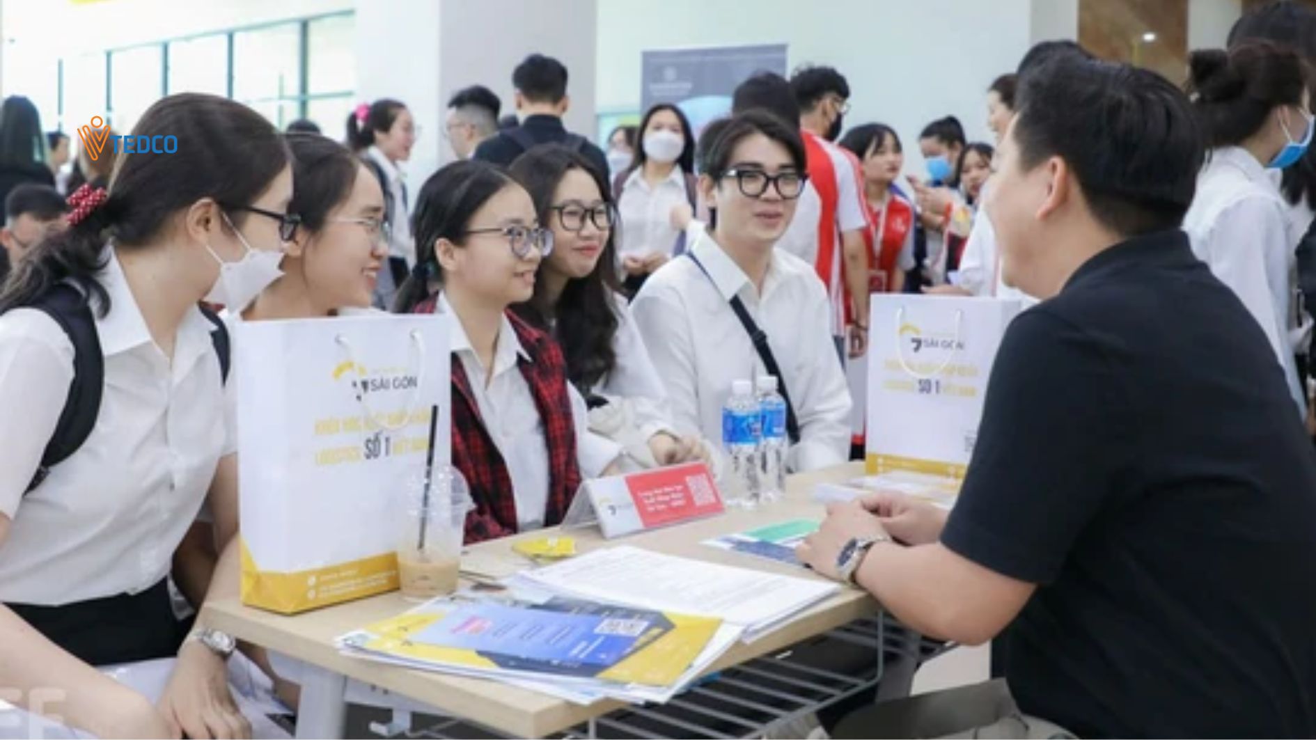 Doanh nghiệp "soi đèn" tìm ứng viên kỹ thuật