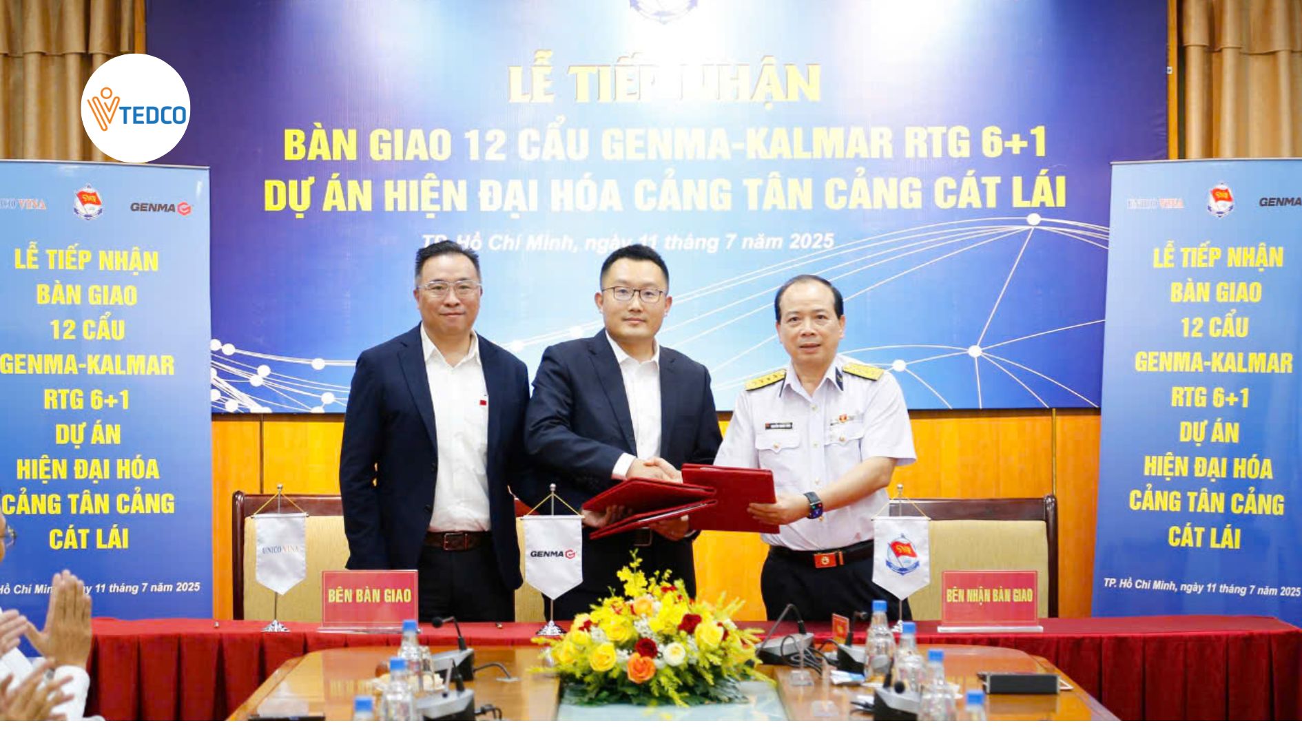 Tân Cảng Sài Gòn tiếp nhận 12 cẩu khung hiện đại
